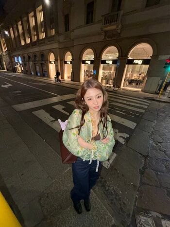 Full leaked Huh yunjin  page private onlyfans photo