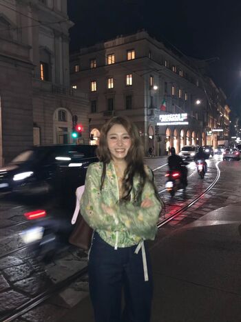 Full leaked Huh yunjin  page private onlyfans photo