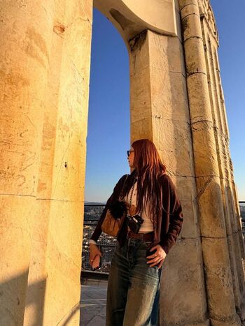 Full leaked Huh yunjin  page private onlyfans photo