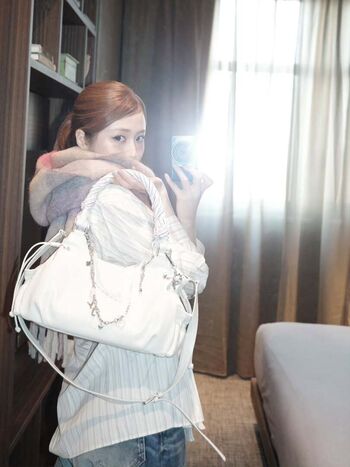 Full leaked Huh yunjin private onlyfans photo