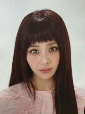 Full leaked Huh yunjin private onlyfans photo