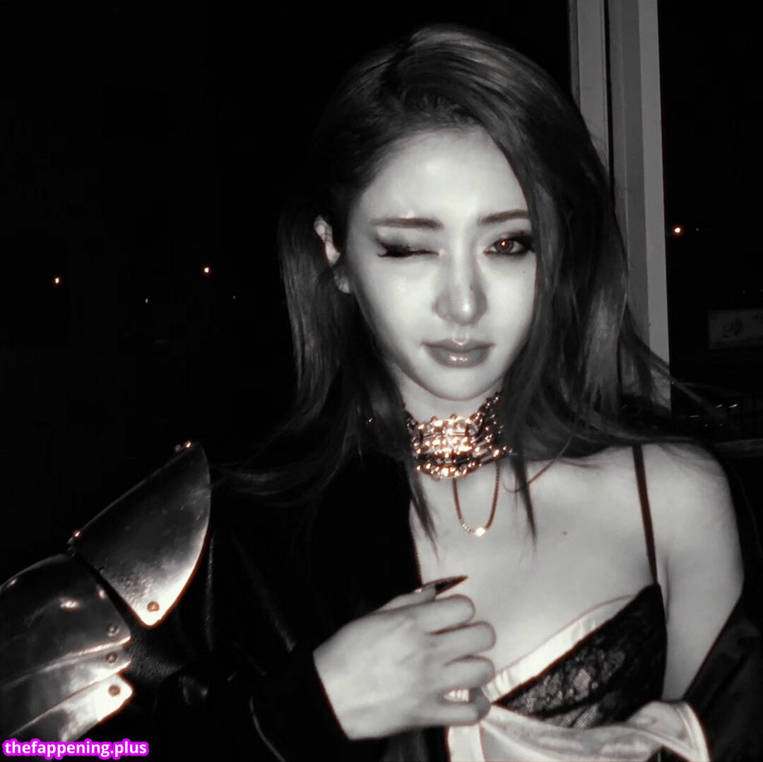 Huh Yunjin 허윤진