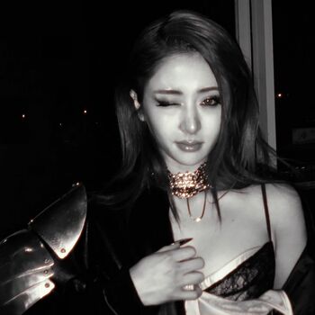 Huh Yunjin 허윤진