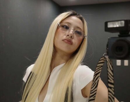 Huh Yunjin 허윤진
