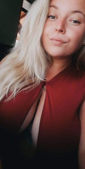 Full leaked Hungarian big tits private onlyfans photo
