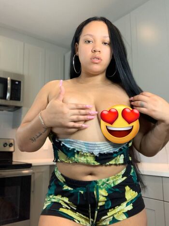 Full leaked Hustlebarbie private onlyfans photo