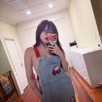 Full leaked Hyuna private onlyfans photo