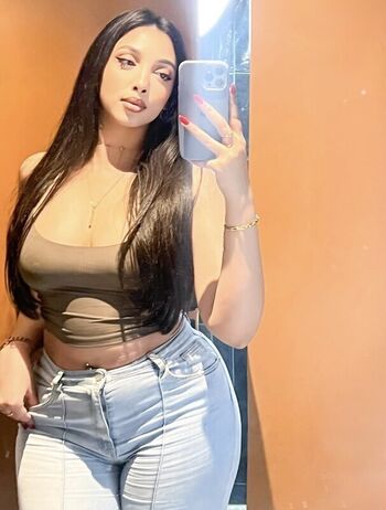 Full leaked Iam oumnia private onlyfans photo