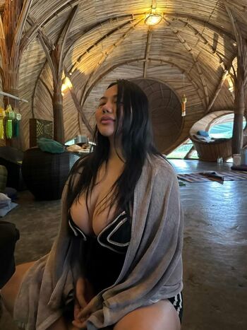 Full leaked Iamchihuchakbo page private onlyfans photo