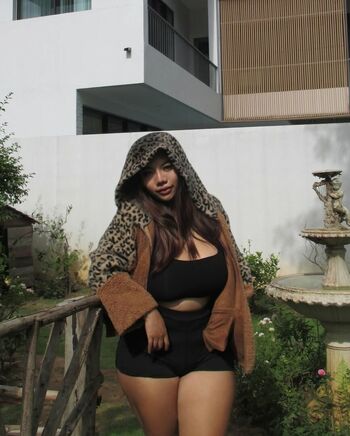 Full leaked Iamchihuchakbo page private onlyfans photo