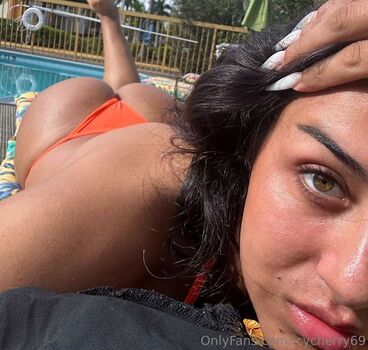 Full leaked Icy private onlyfans photo