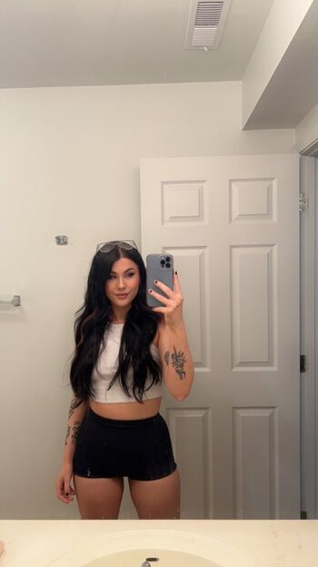 Full leaked Idkjuliaa private onlyfans photo