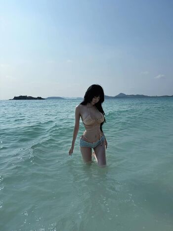 Full leaked Idontwannabeyouanymore private onlyfans photo