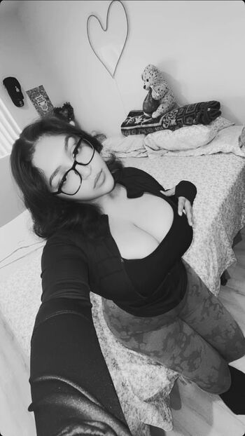 Full leaked Ilenesvanity private onlyfans photo