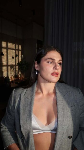 Full leaked Ilona maher page private onlyfans photo