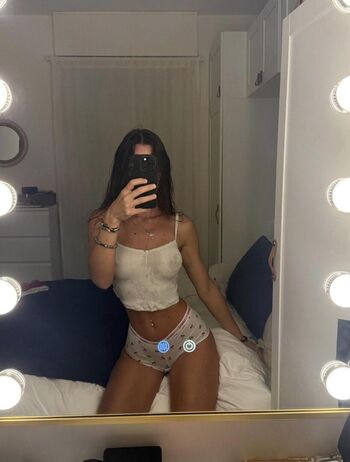 Full leaked Ilonha dh private onlyfans photo