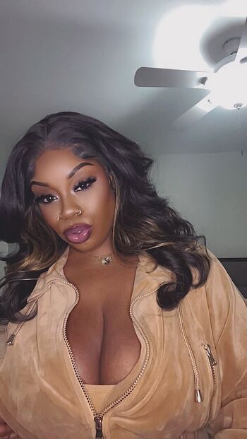 Full leaked Ilooklikebaae private onlyfans photo