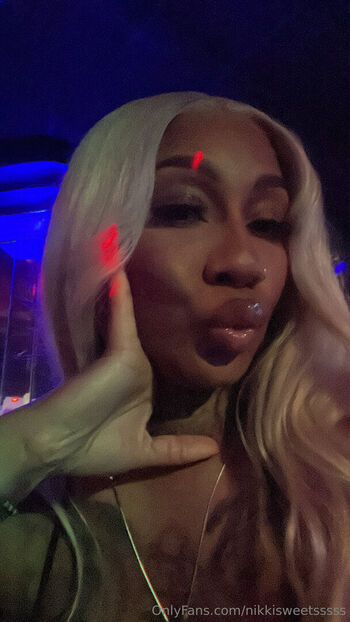 Full leaked Ilovenikkisweets private onlyfans photo