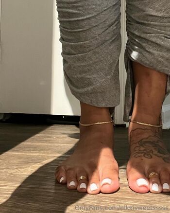 Full leaked Ilovenikkisweets private onlyfans photo