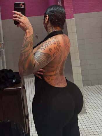 Full leaked Ilovenikkisweets private onlyfans photo