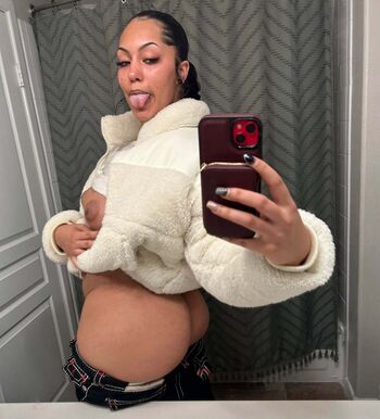 Full leaked Iloveraine private onlyfans photo