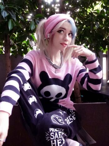 Full leaked Iluvmeww page private onlyfans photo