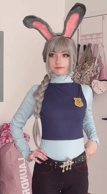 Full leaked Iluvmeww page private onlyfans photo