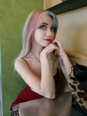 Full leaked Iluvmeww page private onlyfans photo