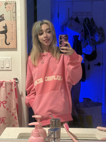 Full leaked Iluvmeww page private onlyfans photo