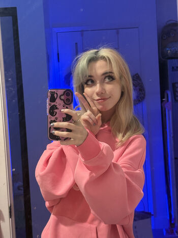 Full leaked Iluvmeww page private onlyfans photo