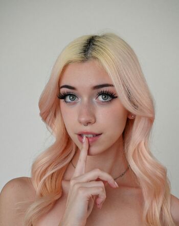 Full leaked Iluvmeww page private onlyfans photo