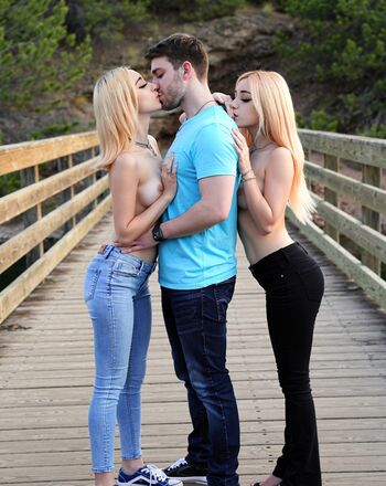 Full leaked Iluvmeww page private onlyfans photo