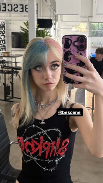 Full leaked Iluvmeww page private onlyfans photo