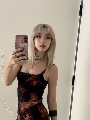 Full leaked Iluvmeww page private onlyfans photo