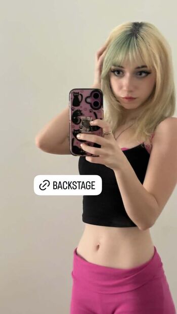 Full leaked Iluvmeww page private onlyfans photo