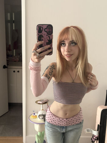 Full leaked Iluvmeww page private onlyfans photo