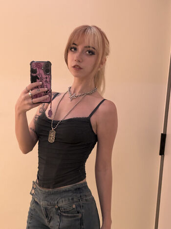 Full leaked Iluvmeww private onlyfans photo