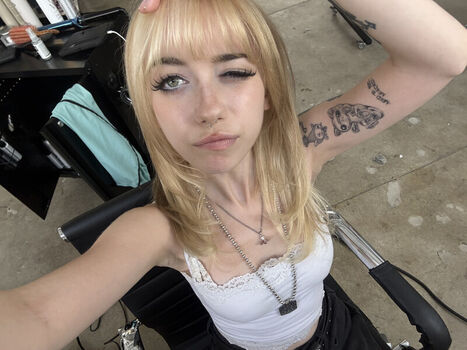 Full leaked Iluvmeww page private onlyfans photo