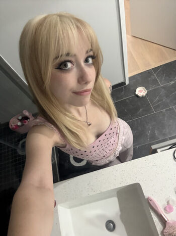 Full leaked Iluvmeww page private onlyfans photo