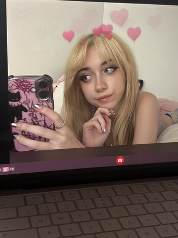 Full leaked Iluvmeww page private onlyfans photo