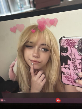 Full leaked Iluvmeww page private onlyfans photo
