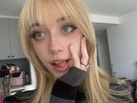 Full leaked Iluvmeww page private onlyfans photo
