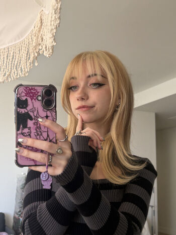 Full leaked Iluvmeww page private onlyfans photo