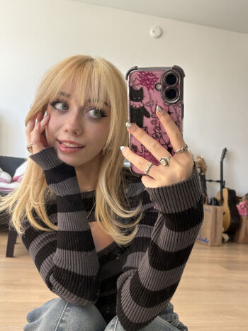 Full leaked Iluvmeww page private onlyfans photo