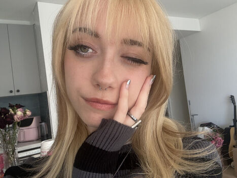 Full leaked Iluvmeww page private onlyfans photo