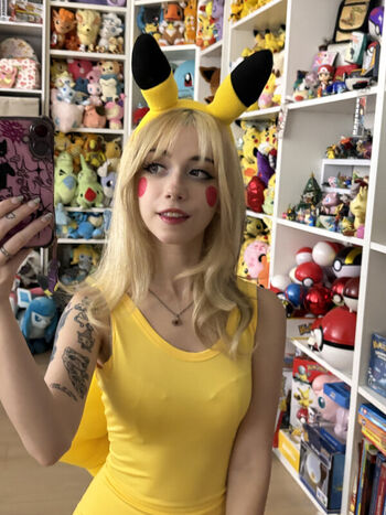 Full leaked Iluvmeww page private onlyfans photo