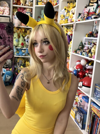 Full leaked Iluvmeww page private onlyfans photo