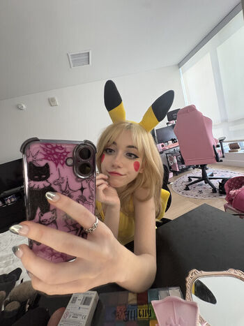 Full leaked Iluvmeww page private onlyfans photo