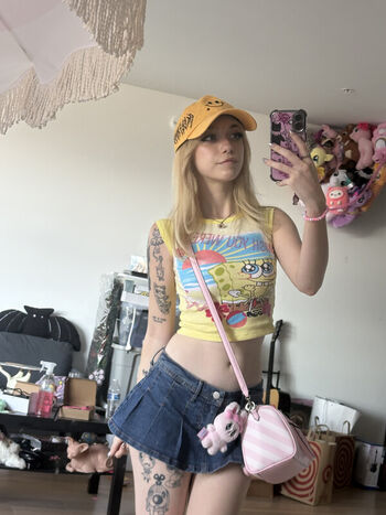 Full leaked Iluvmeww page private onlyfans photo