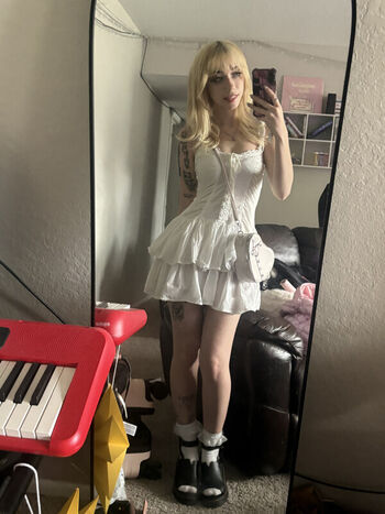 Full leaked Iluvmeww private onlyfans photo